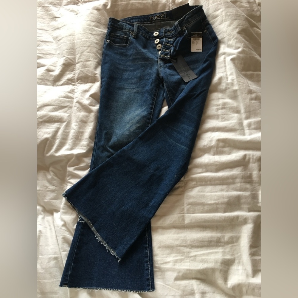 Rue21 Premium 5 Button High Rise Crop Flare Fringe Hem Blue Jeans NWT